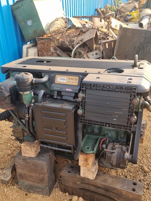 Volvo Penta D4 180 with Gearbox - picture 1